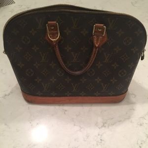 Authentic Louis Vuitton ALMA PM ; Worn